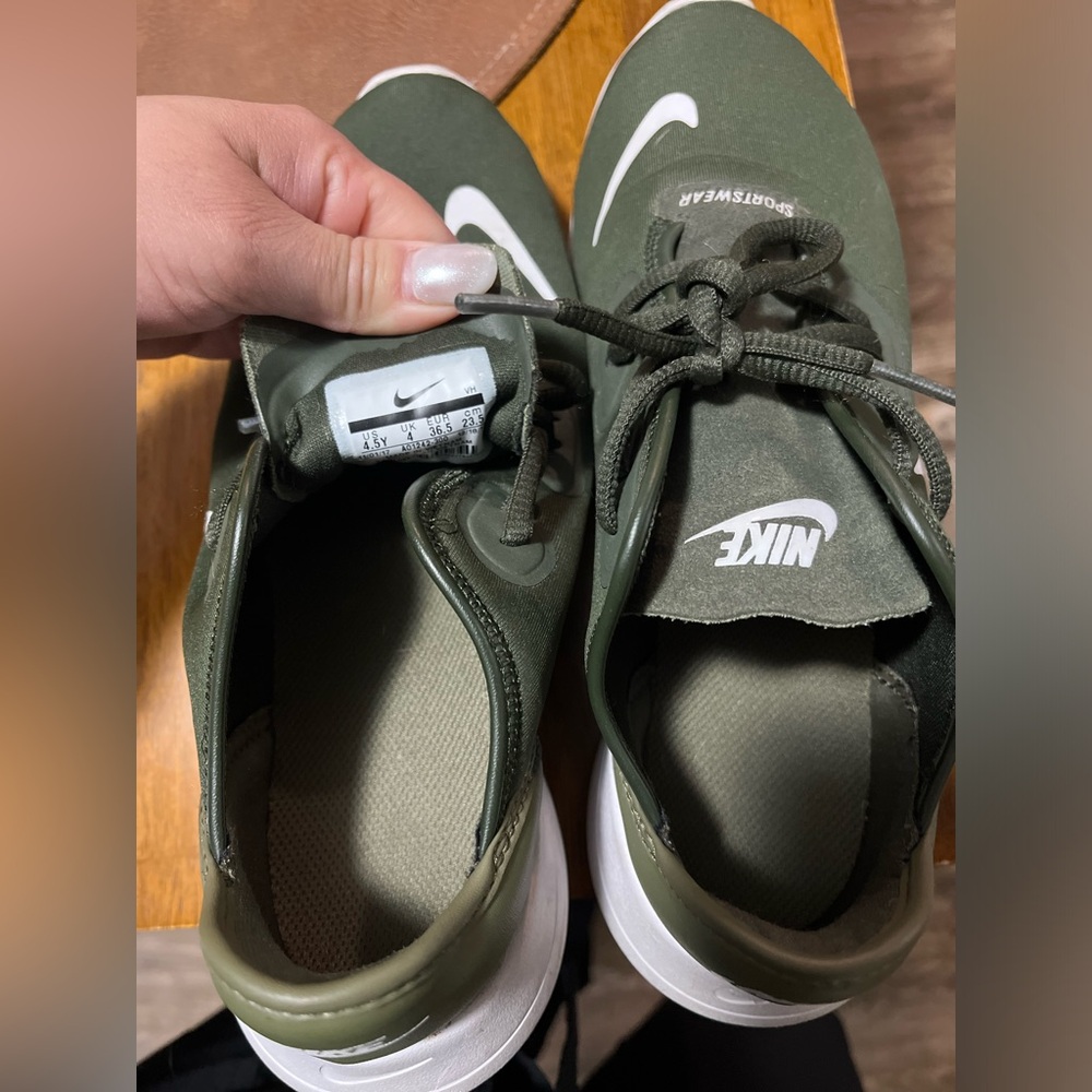 Nike- kids